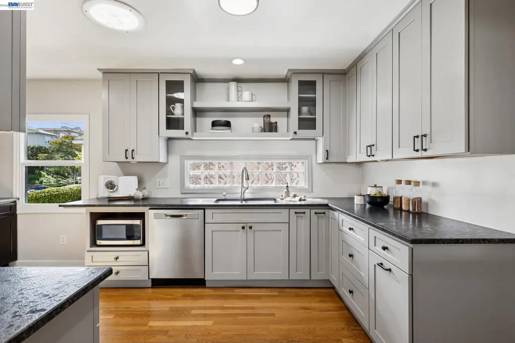 2435 Burlington Street Oakland CA 94602