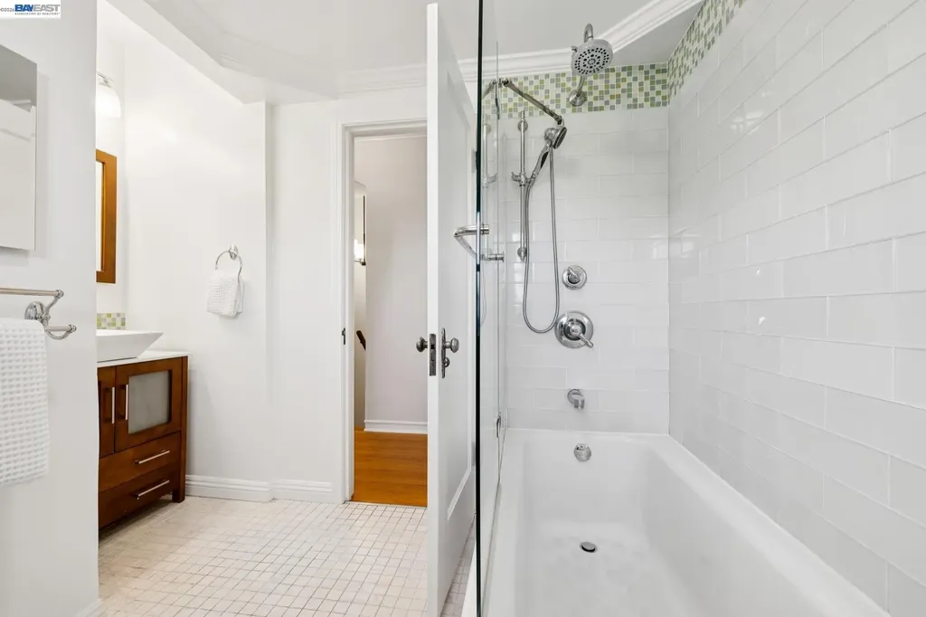 2435 Burlington Street Oakland CA 94602