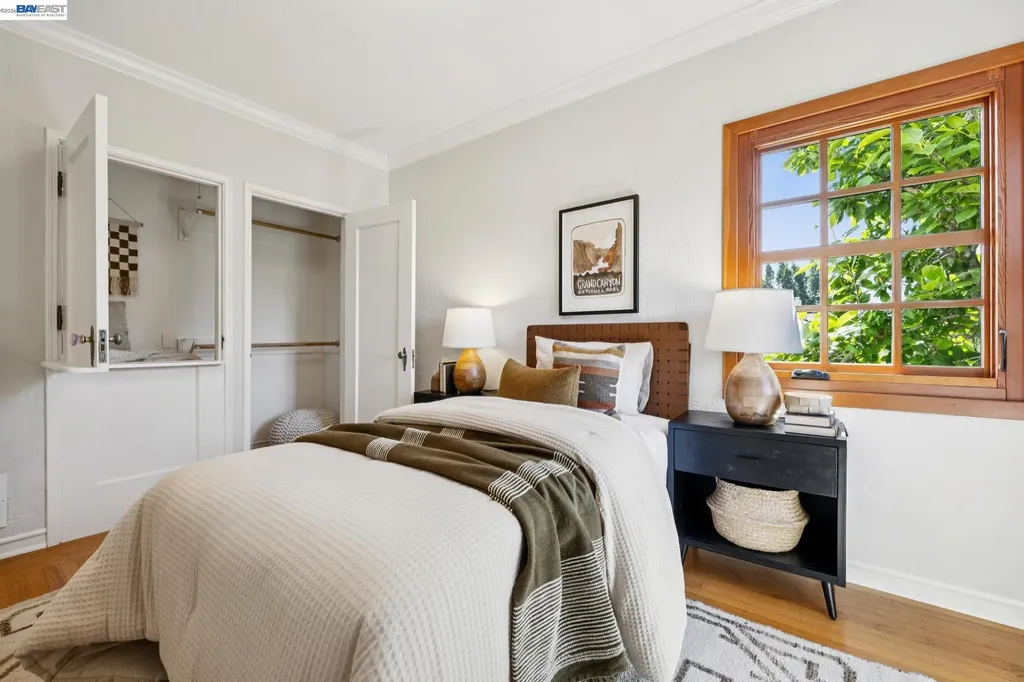 2435 Burlington Street Oakland CA 94602