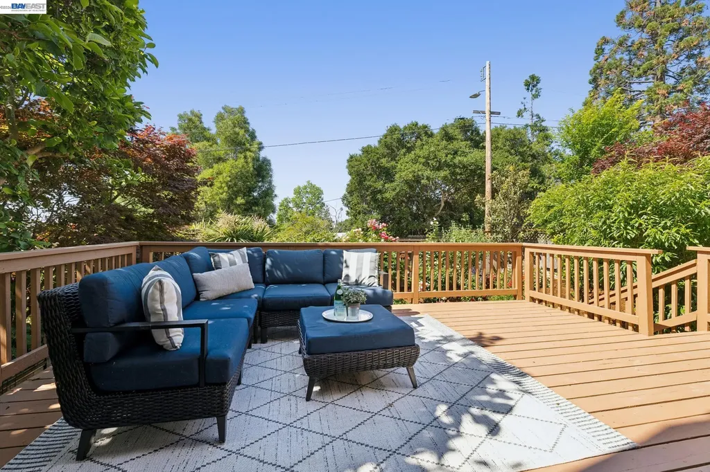2435 Burlington Street Oakland CA 94602