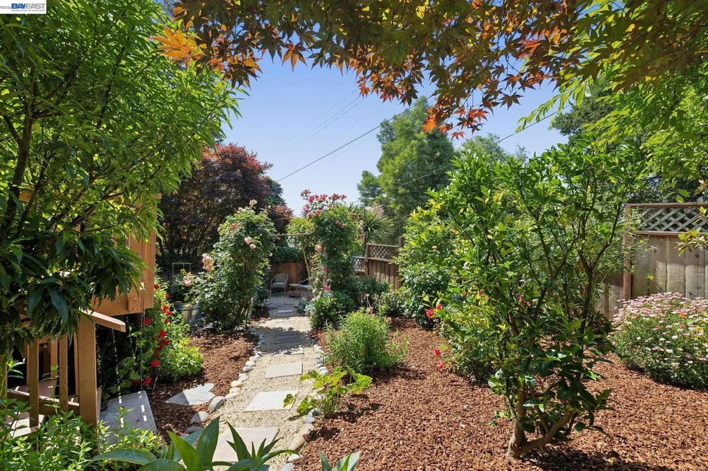 2435 Burlington Street Oakland CA 94602