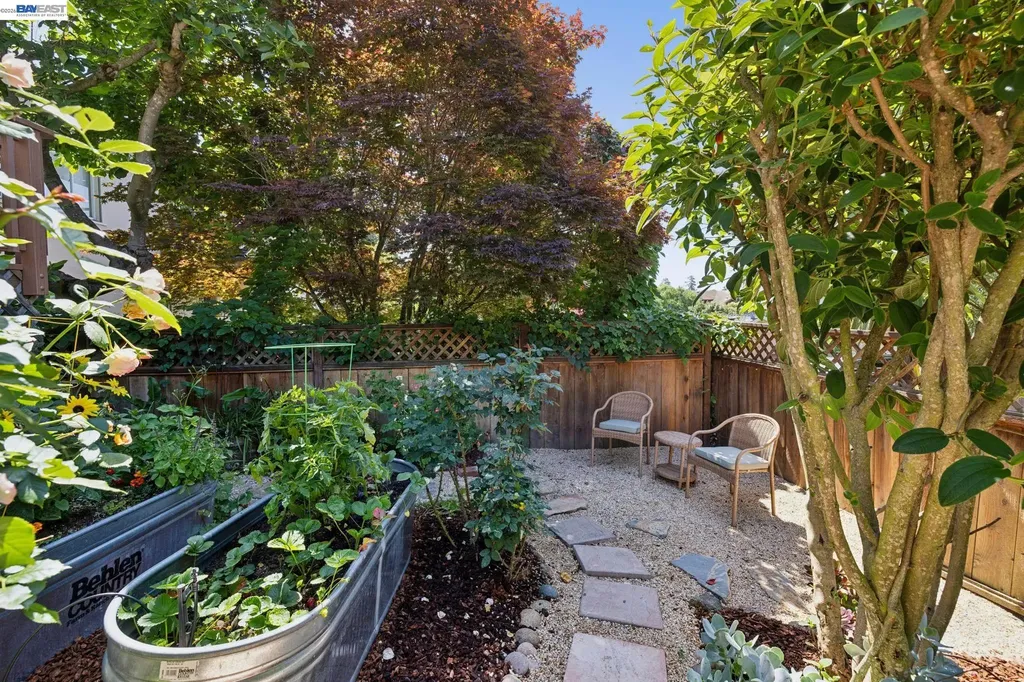 2435 Burlington Street Oakland CA 94602