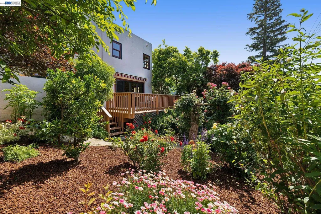 2435 Burlington Street Oakland CA 94602