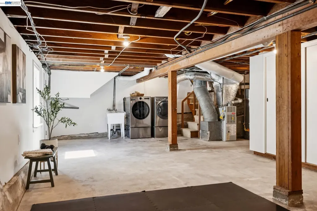 2435 Burlington Street Oakland CA 94602