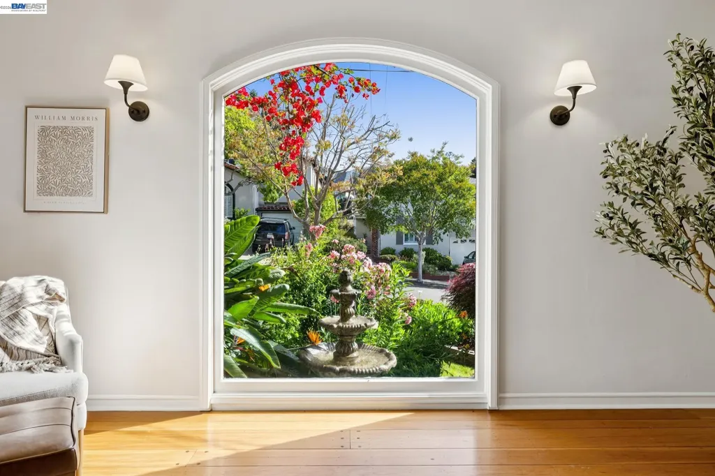 2435 Burlington Street Oakland CA 94602