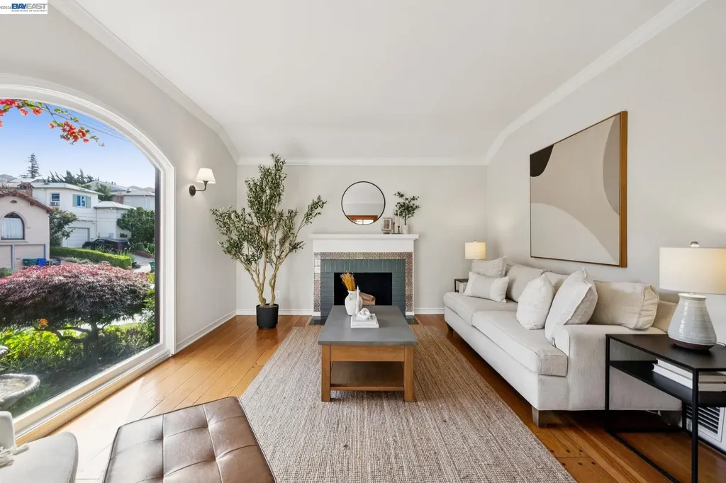 2435 Burlington Street Oakland CA 94602