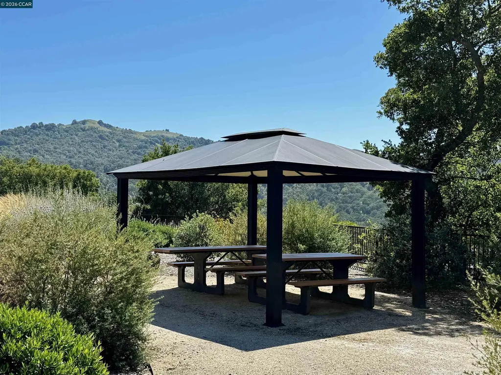 568 High Eagle Court Walnut Creek CA 94595