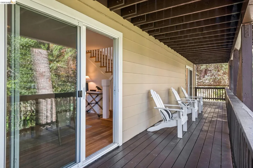 6680 Saroni Drive Oakland CA 94611