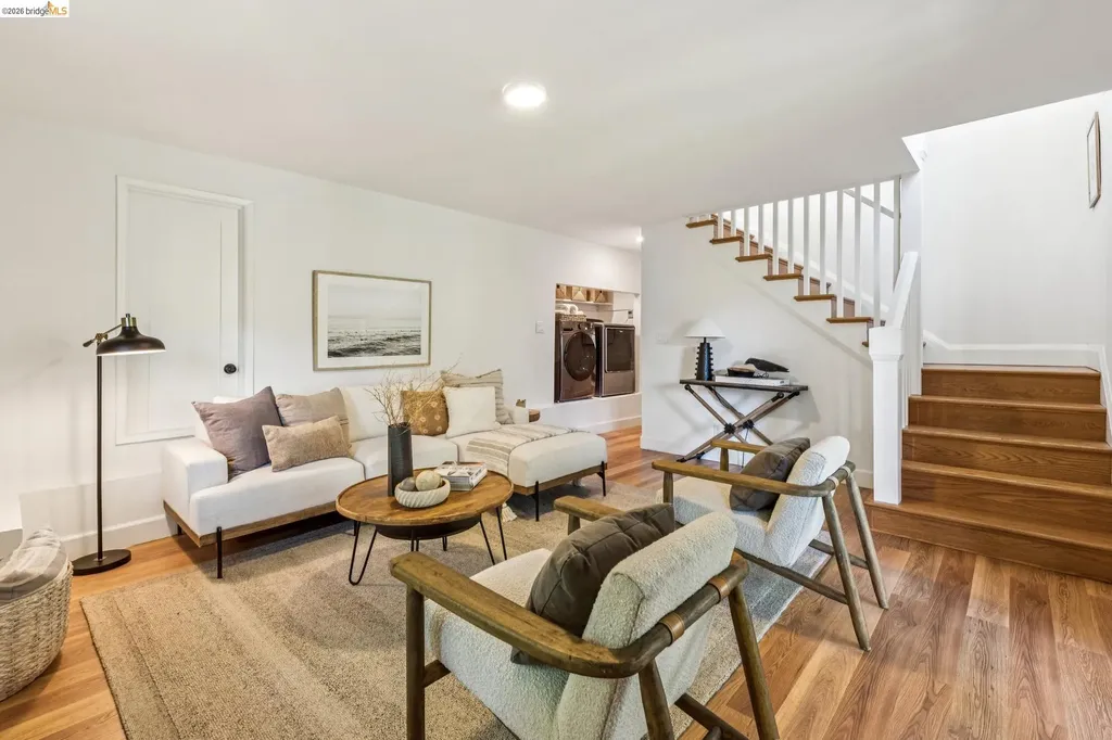 6680 Saroni Drive Oakland CA 94611