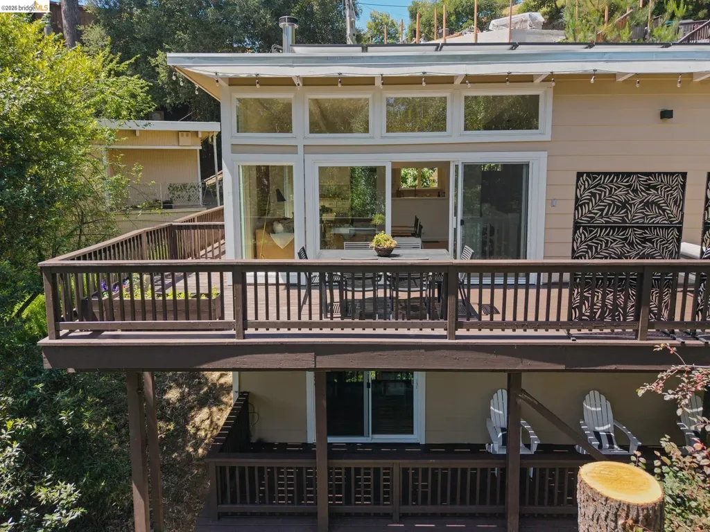 6680 Saroni Drive Oakland CA 94611