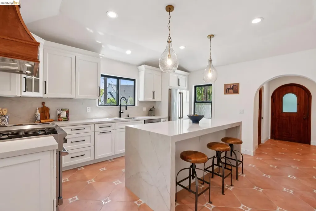 6000 Rockridge Boulevard Oakland CA 94618