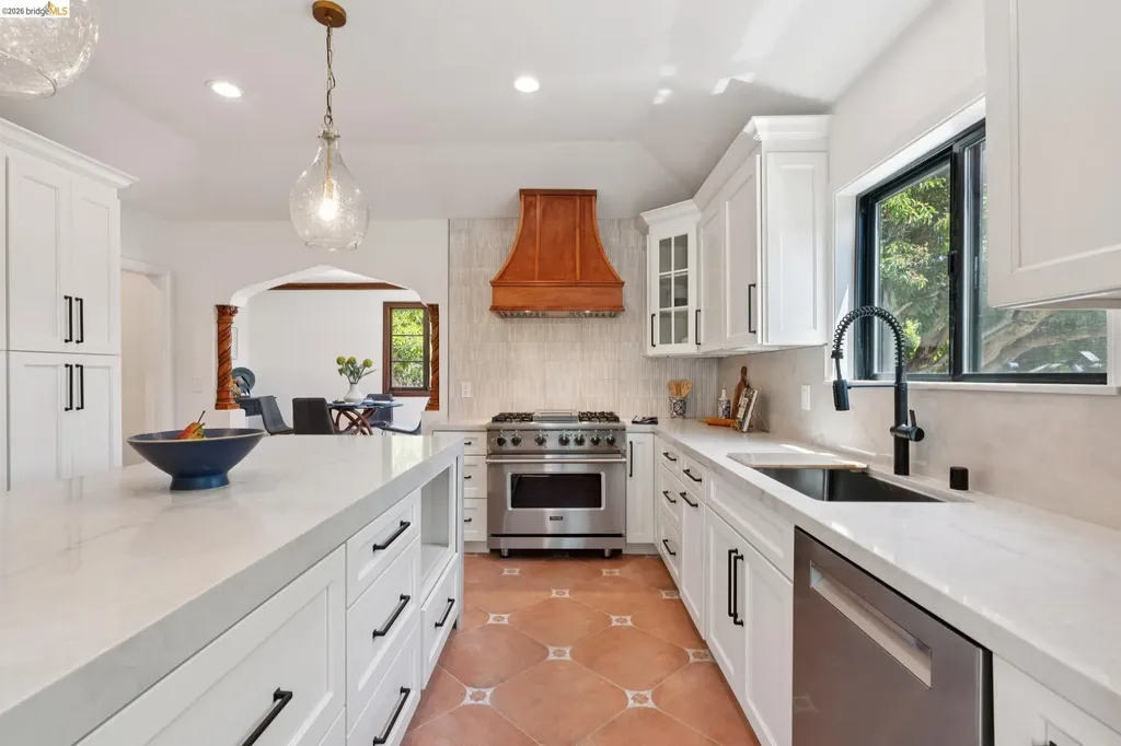 6000 Rockridge Boulevard Oakland CA 94618
