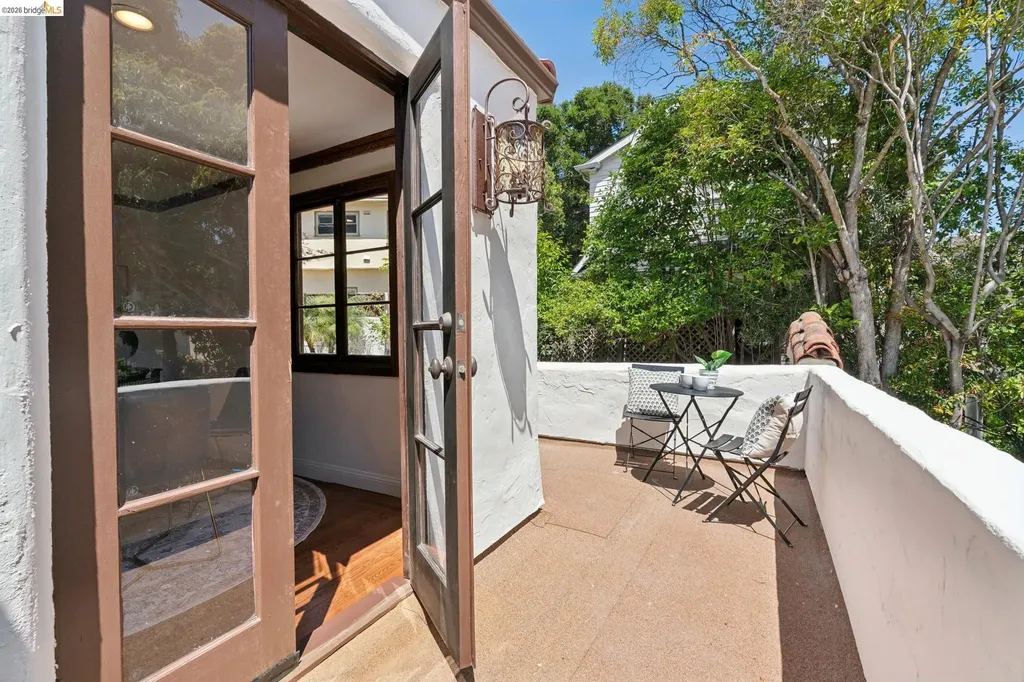 6000 Rockridge Boulevard Oakland CA 94618