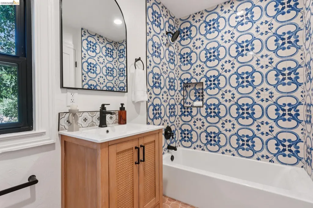 6000 Rockridge Boulevard Oakland CA 94618