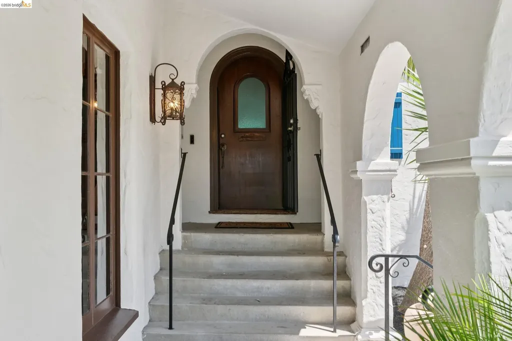 6000 Rockridge Boulevard Oakland CA 94618