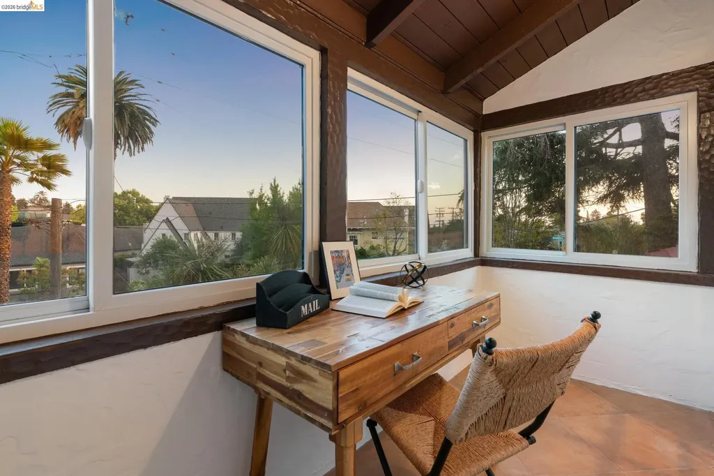 6000 Rockridge Boulevard Oakland CA 94618