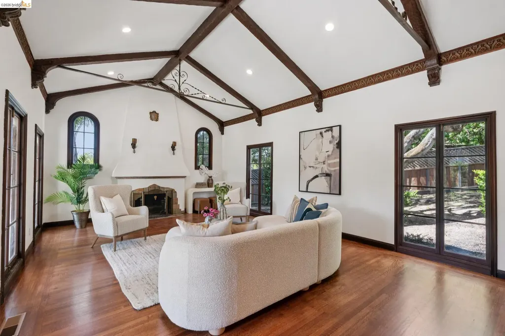 6000 Rockridge Boulevard Oakland CA 94618