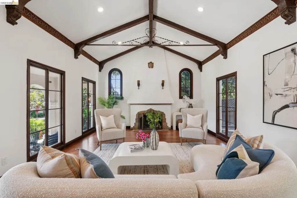 6000 Rockridge Boulevard Oakland CA 94618