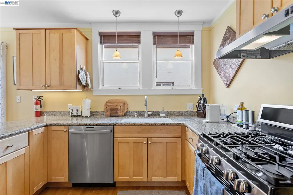 1610 Pacific Avenue Alameda CA 94501