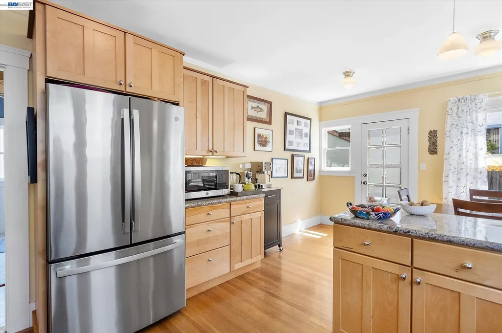 1610 Pacific Avenue Alameda CA 94501