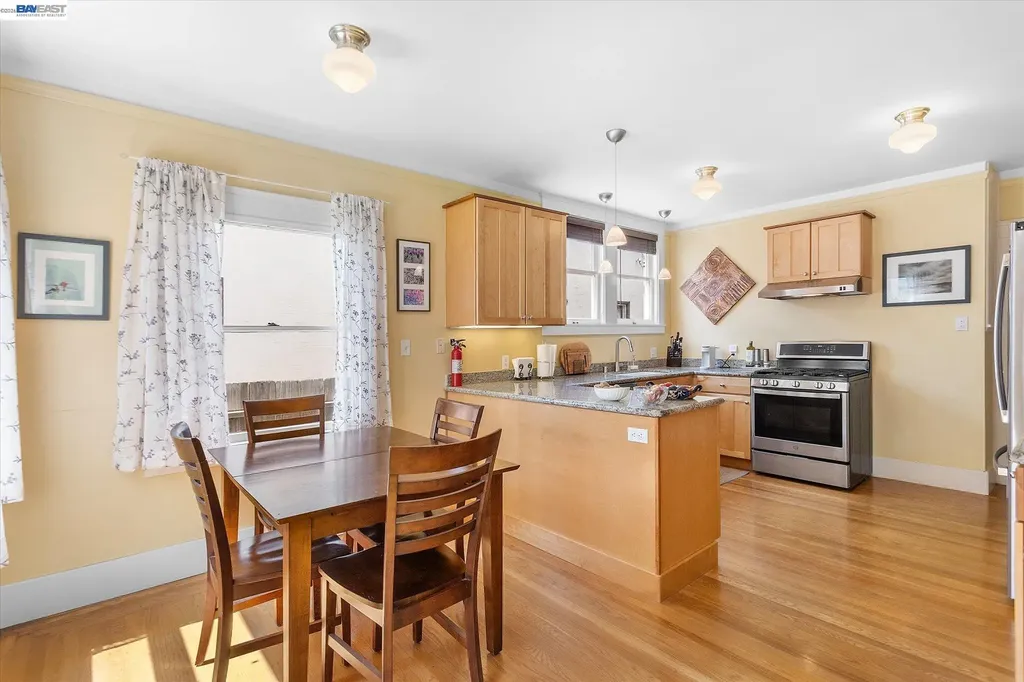 1610 Pacific Avenue Alameda CA 94501