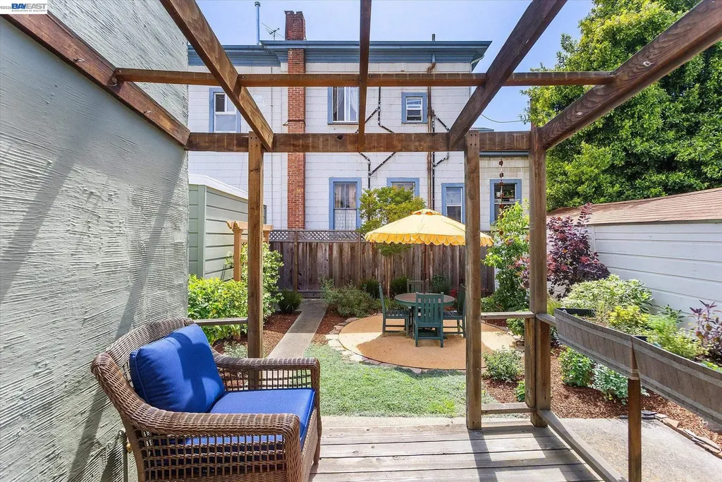 1610 Pacific Avenue Alameda CA 94501