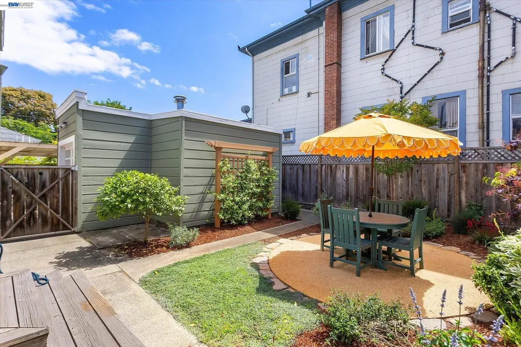 1610 Pacific Avenue Alameda CA 94501