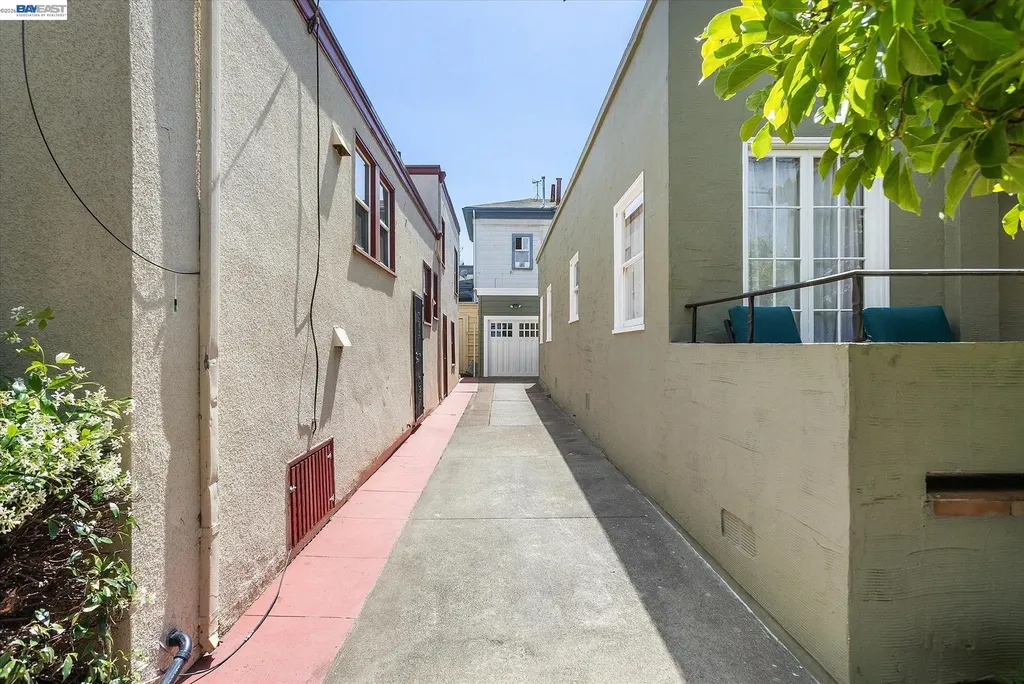 1610 Pacific Avenue Alameda CA 94501
