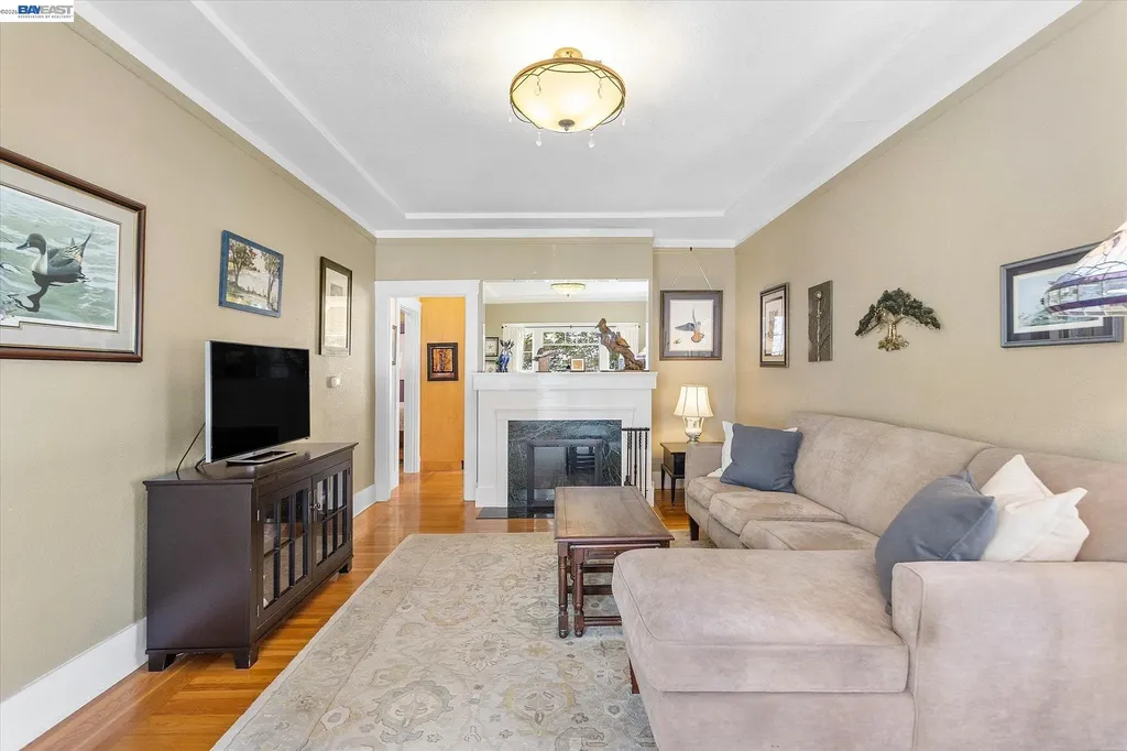 1610 Pacific Avenue Alameda CA 94501