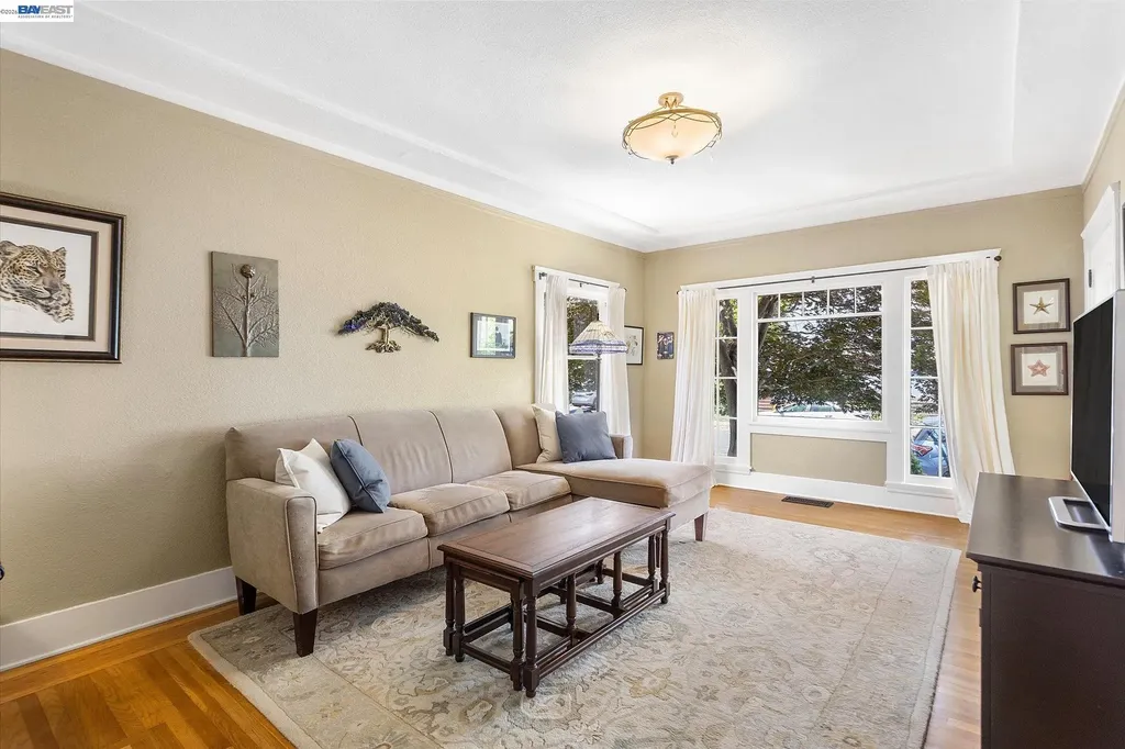 1610 Pacific Avenue Alameda CA 94501