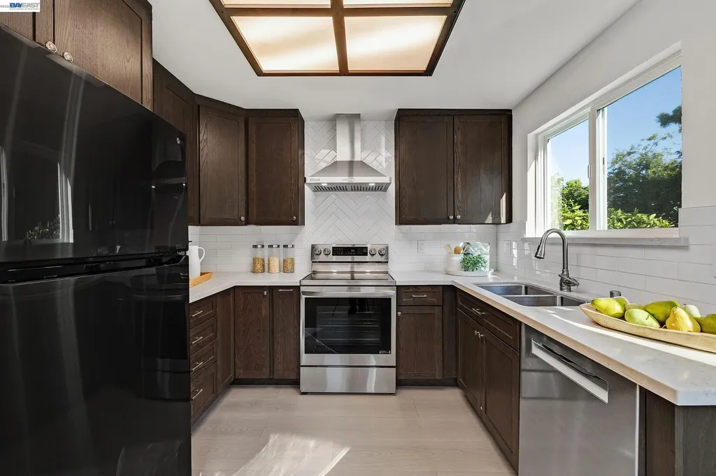34233 Arizona Street Union City CA 94587
