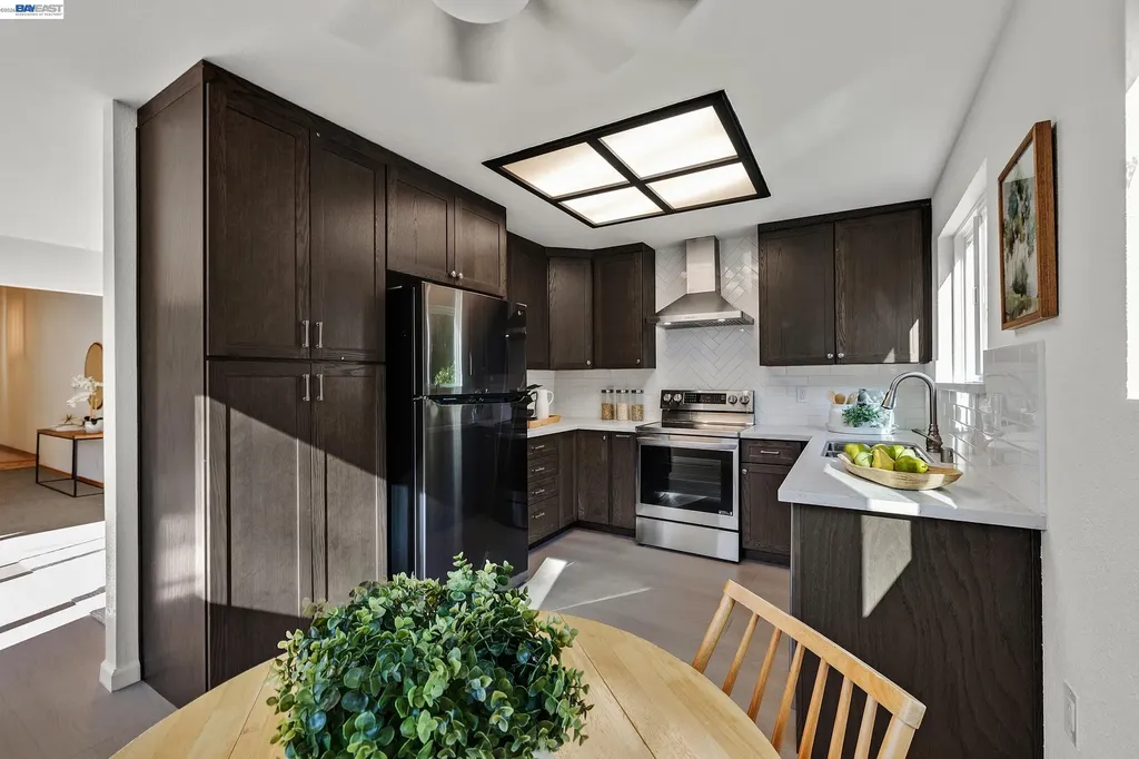 34233 Arizona Street Union City CA 94587