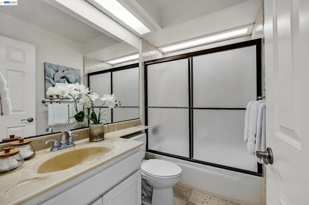 34233 Arizona Street Union City CA 94587