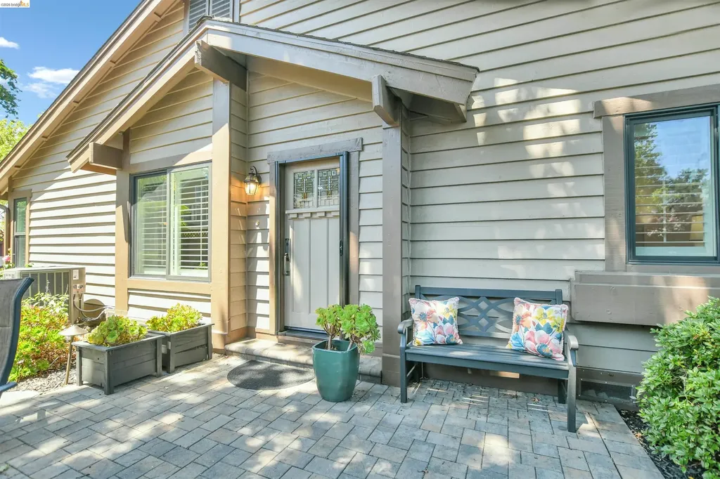 215 Charter Oak Circle Walnut Creek CA 94597