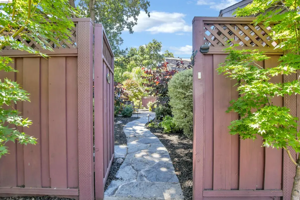 215 Charter Oak Circle Walnut Creek CA 94597