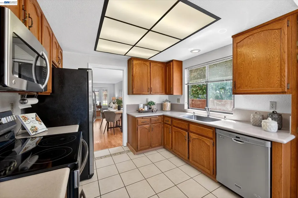 2881 Harrisburg Avenue Fremont CA 94536