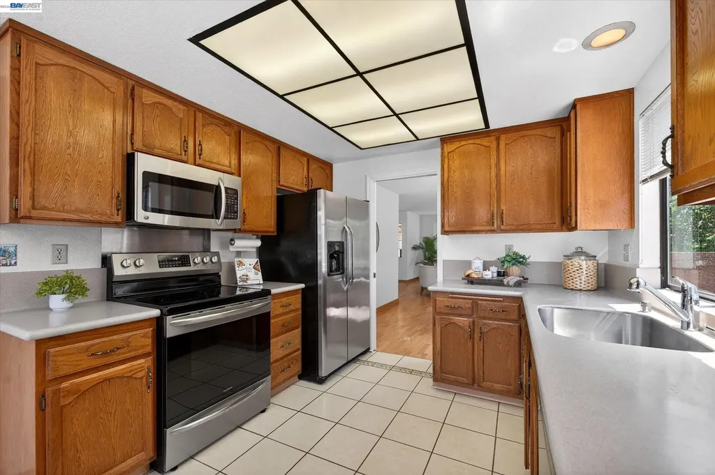 2881 Harrisburg Avenue Fremont CA 94536