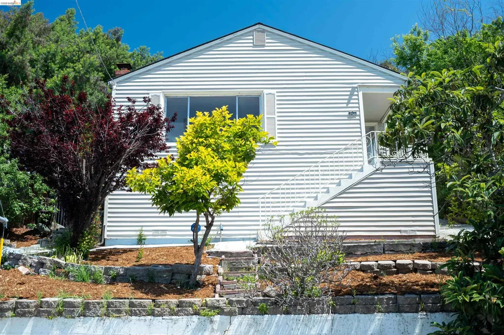 6914 Outlook Avenue Oakland CA 94605