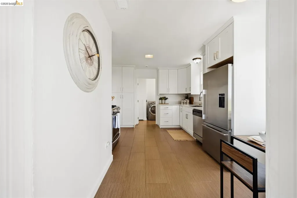6914 Outlook Avenue Oakland CA 94605