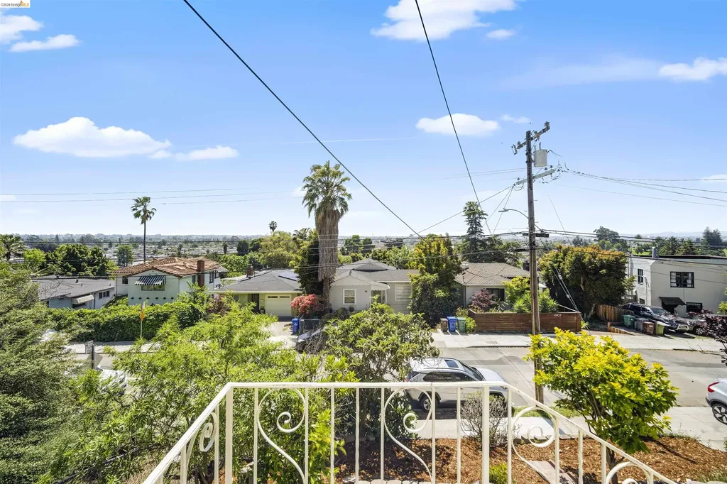 6914 Outlook Avenue Oakland CA 94605