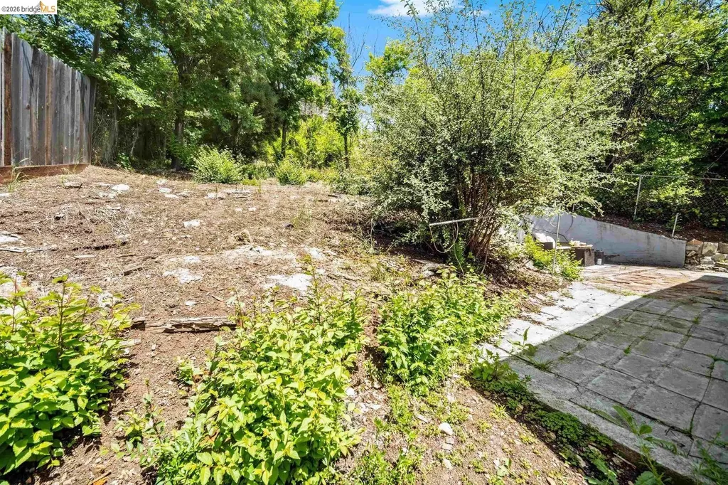 6914 Outlook Avenue Oakland CA 94605