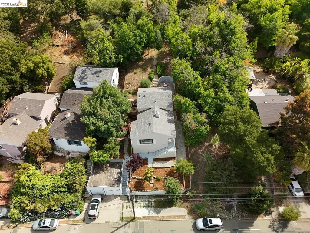 6914 Outlook Avenue Oakland CA 94605