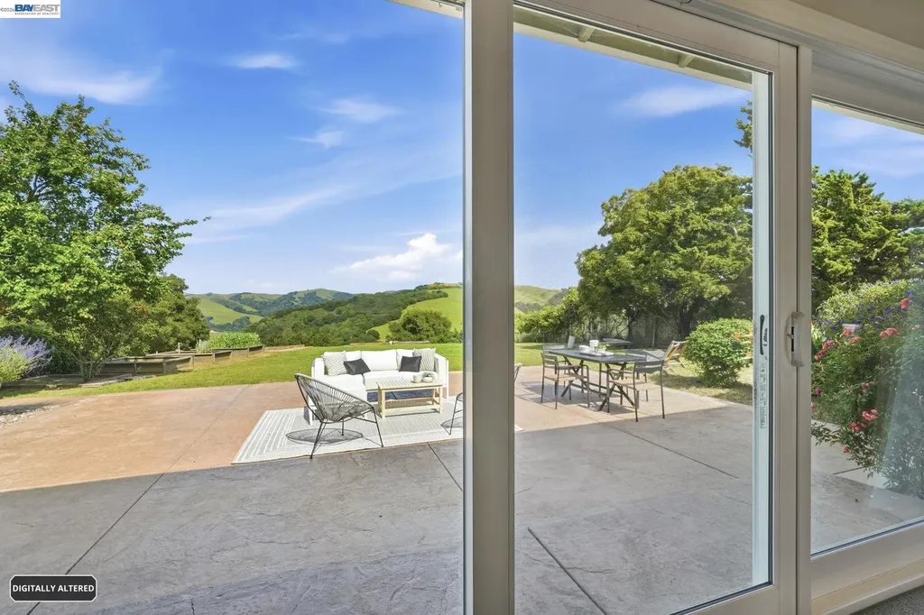 26446 Fairview Castro Valley CA 94542