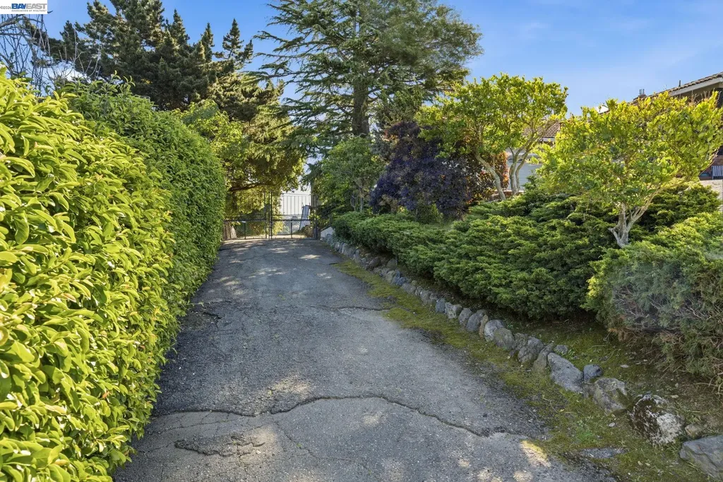 26446 Fairview Castro Valley CA 94542