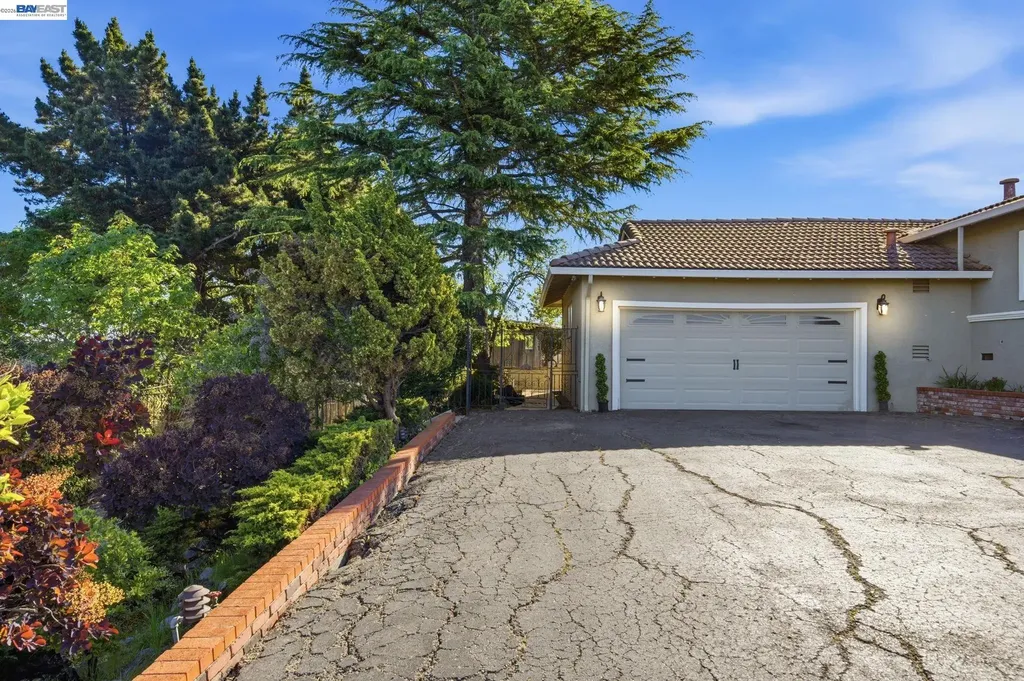 26446 Fairview Castro Valley CA 94542
