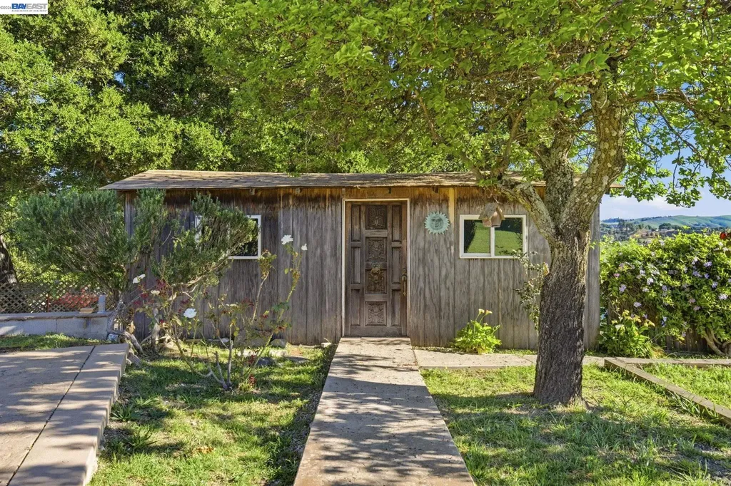 26446 Fairview Castro Valley CA 94542
