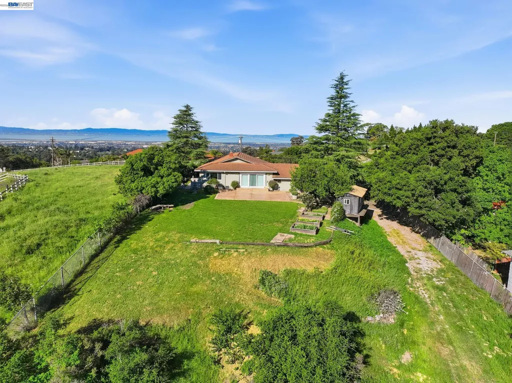 26446 Fairview Castro Valley CA 94542