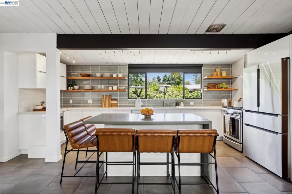 5768 Highwood Road Castro Valley CA 94552