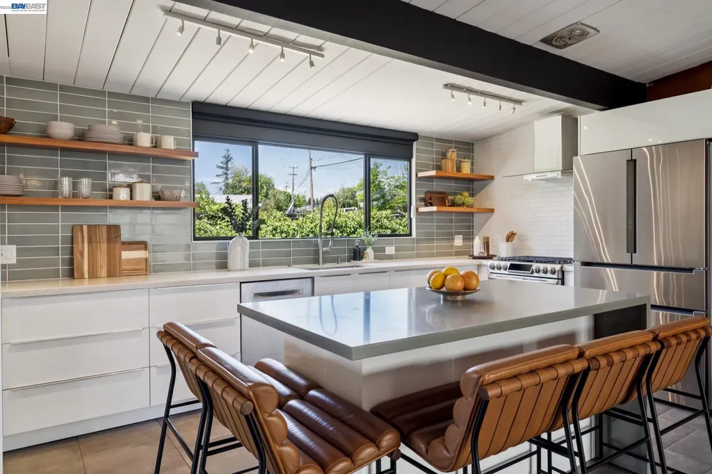 5768 Highwood Road Castro Valley CA 94552