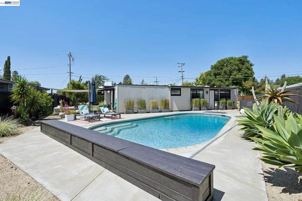 5768 Highwood Road Castro Valley CA 94552